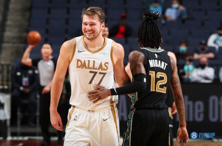 各队教练在 各队教练在