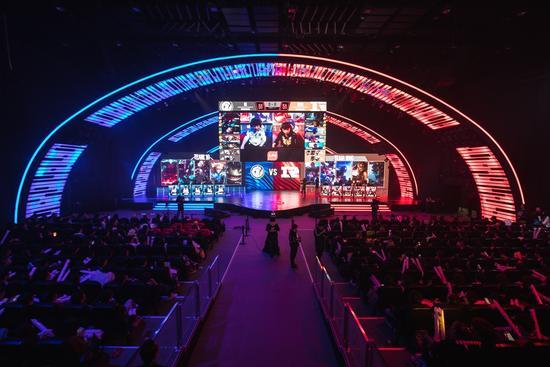 都会进行大 都会进行大