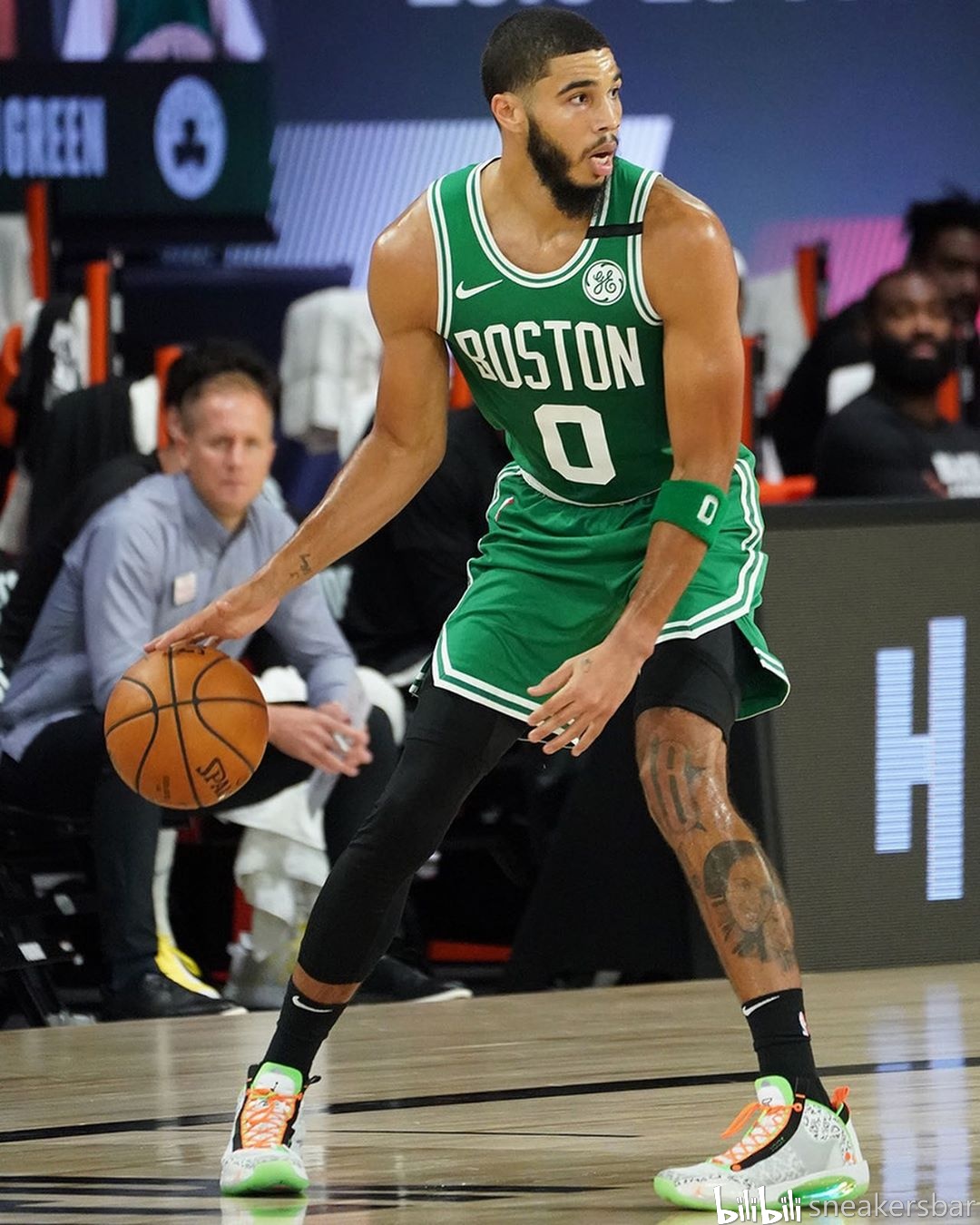 这展现了他 这展现了他