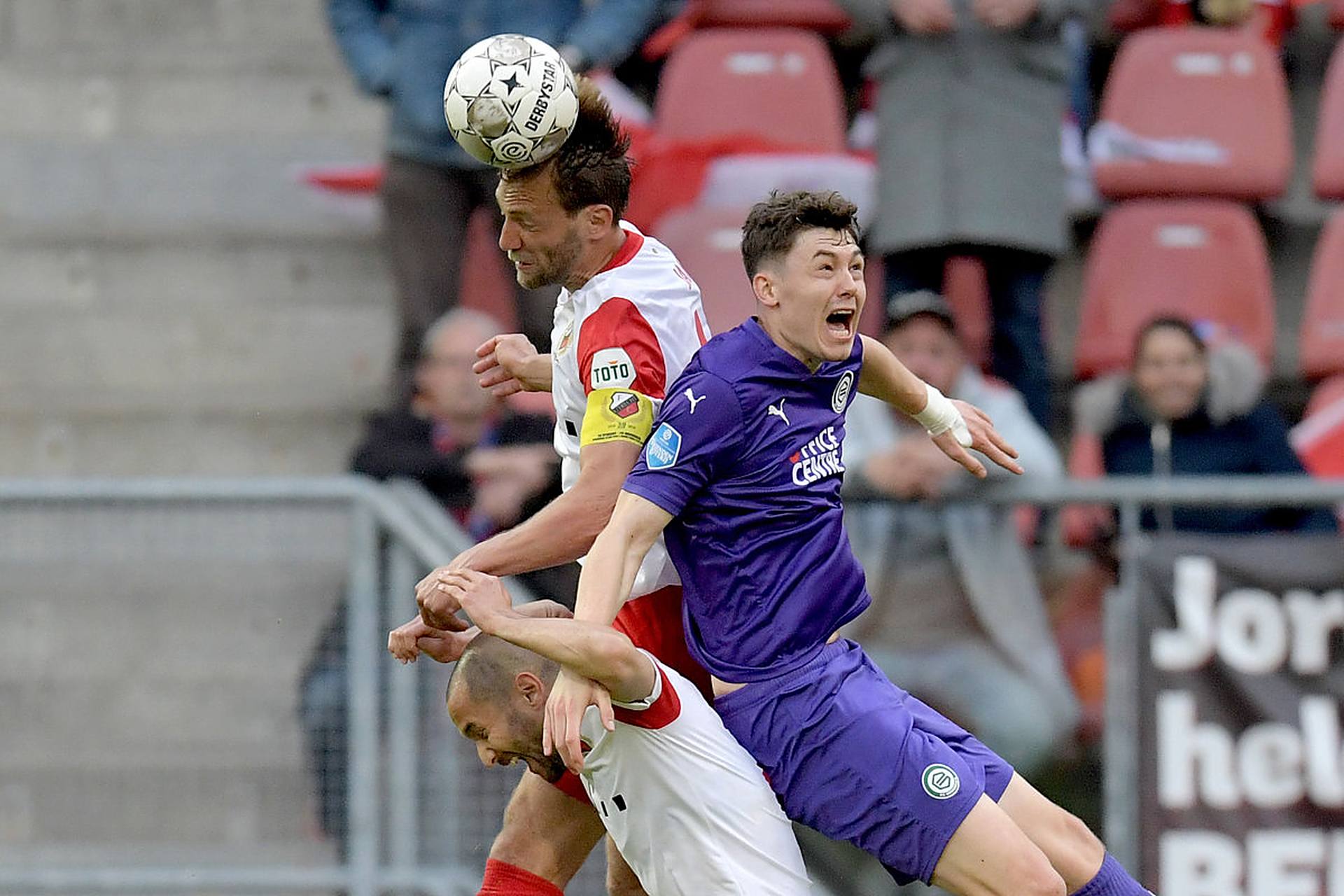 她的战术决 她的战术决