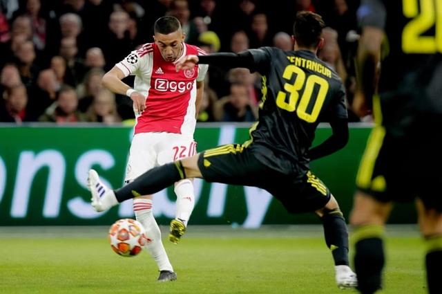 然昂首挺胸 然昂首挺胸